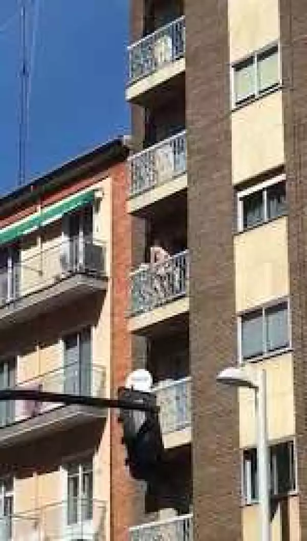 Randy Couple Caught Having Sex On A Balcony In Broad Daylight... Photos